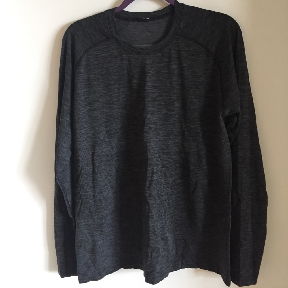 Lululemon Metal Tech Vent Long Sleeve- blk/grey -L